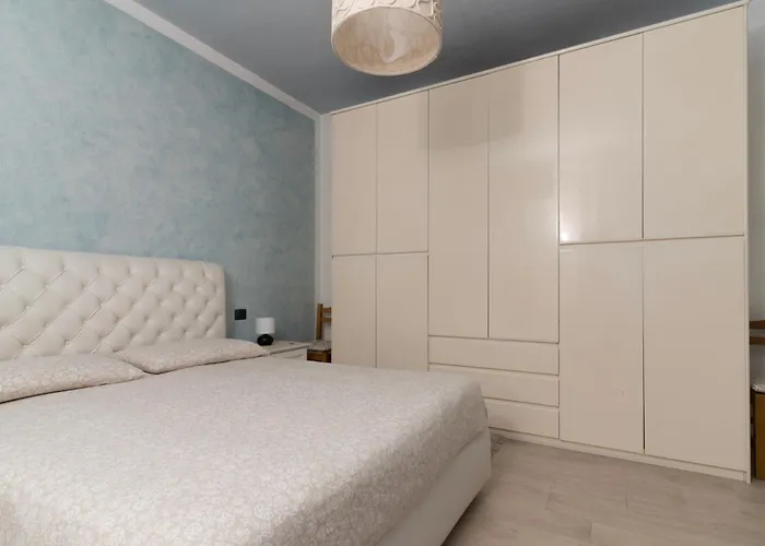 Rosmary42 Miralago بيت ضيافة 3*